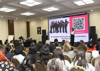 Командамызда жұмыс істеу үшін қалған аналар бар, бұл бізді қатты қуантады