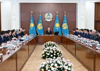 Жаһандық үдерістер, ең алдымен, еліміздің экономикалық ахуалына әсерін тигізетіні анық