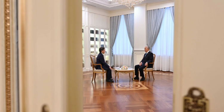 Президент собственным примером внедряет новую культуру — эксперт об интервью Токаева газете «Ana tili»