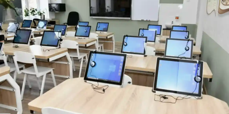 Бұл мектеп өзінің материалдық-техникалық базасымен ерекшеленеді