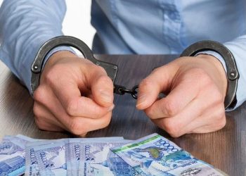 Ақша бопсалаған екі блогер қылмыс үстінде ұсталды