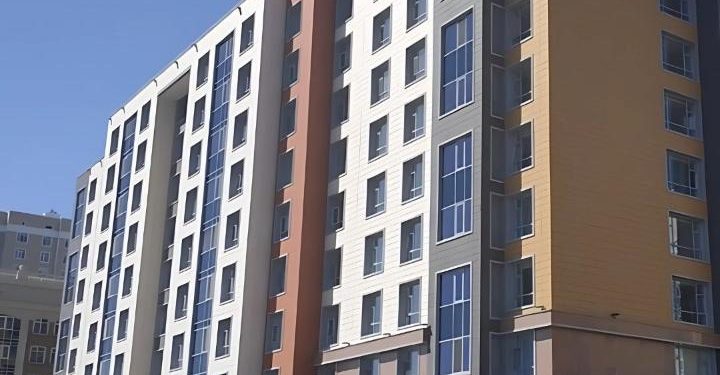 Көкшетауда шағын және орта бизнес белсенді дамып келеді және көшелер алуан түрлі маңдайшалармен жарқырайды