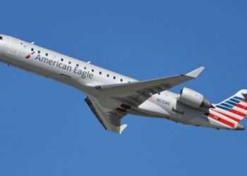 Ұшақ пен тікұшақ соқтығысып, өзенге құлады