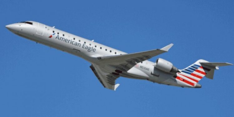 Ұшақ пен тікұшақ соқтығысып, өзенге құлады