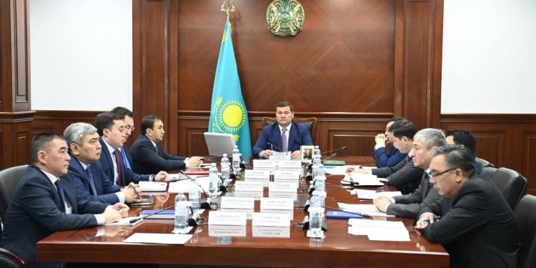 Көктемгі егіс жұмыстарына дайындық мәселесі пысықталды