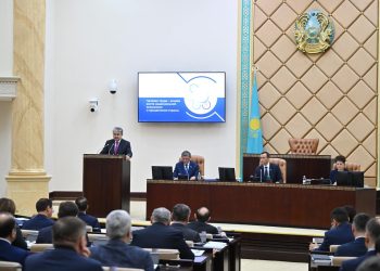 Жұмысшылар табысының тұрақты өсуіне жағдай жасайтын өндірістік көрсеткіштерді жақсартуға баса мән берген жөн