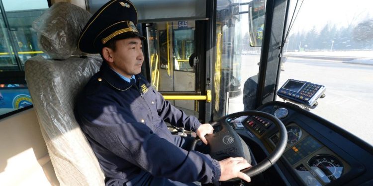 Қоғамдық көлікте қызмет көрсету сапасын арттыру маңызды мәлеленің бірі болып табылады