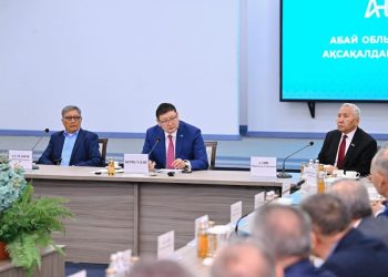 Абай облысының әкімі аймақ зиялыларымен кездесті