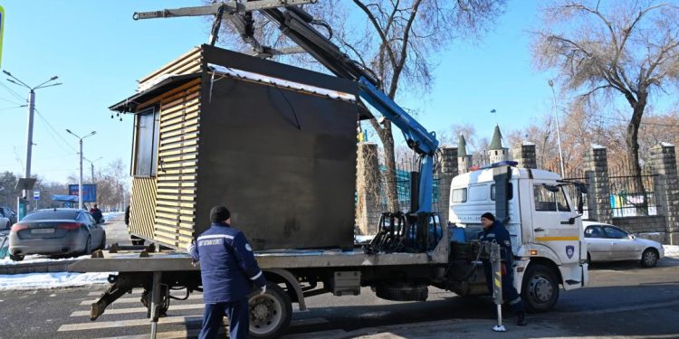 Стационарлық емес сауда нысандарын жаппай бөлшектеу жұмыстары басталды