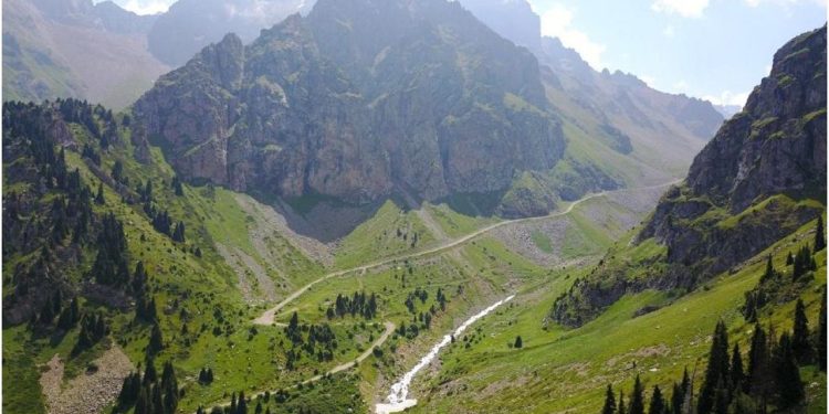 Жобаның негізгі мақсаты-жергілікті экотуризмді дамыту үшін жағдай жасау