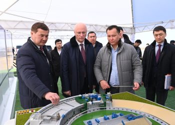 ҚР Премьер-министрінің бірінші орынбасары Роман Скляр заманауи кірпіш зауытының жұмыс барысымен танысты