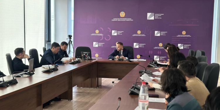 Мәдениет және ақпарат вице-министрі Евгений Кочетов креаторлармен кездесу өткізді