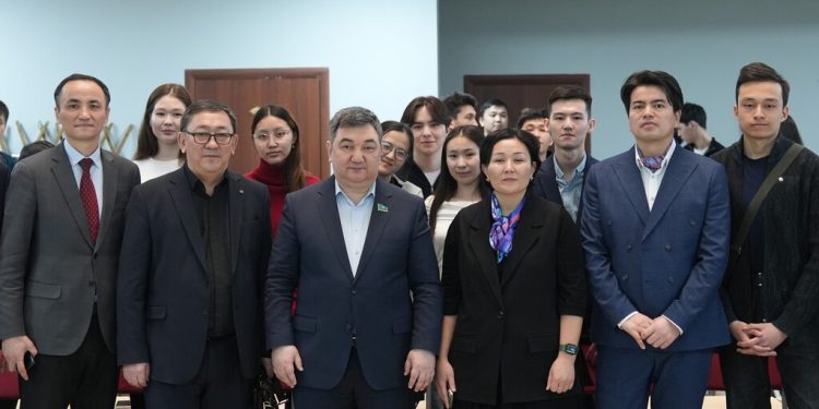 Тарихты жазу – тарихты жасаумен бірдей маңызды