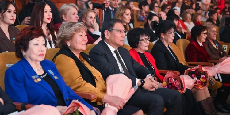 Алматыда 8 наурыз мерекесіне арналған концерт өтті