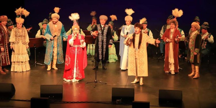 Жұртшылық таным мен тағылымға бай кеш сыйлағаны үшін сырбойылық өнерпаздарға алғыс білдірді