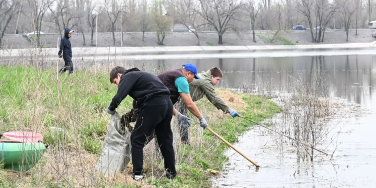 «Алматы-біздің ортақ үйіміз» акциясы аясында «Таза саябақтар мен скверлер» апталығы басталды