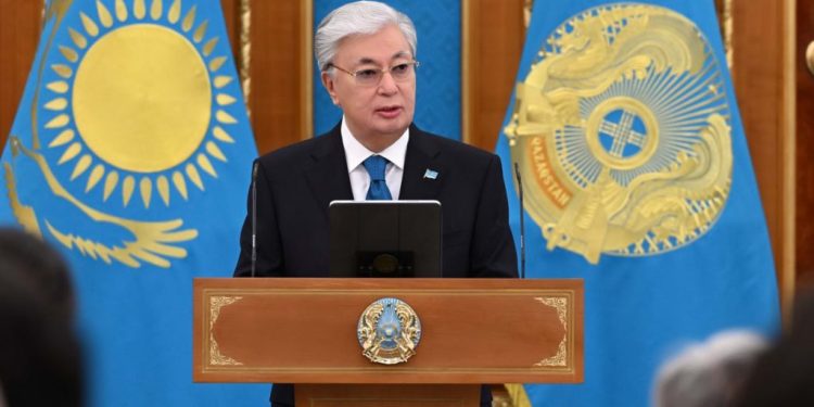 Президент аруларды – Халықаралық әйелдер күнімен құттықтады