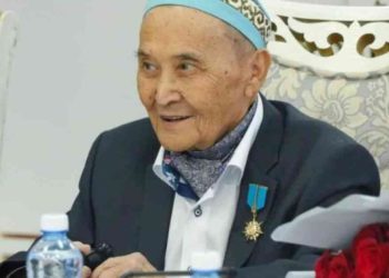 «Әдебиеттің Әкімі» атанған Әкім Тарази қайтыс болды