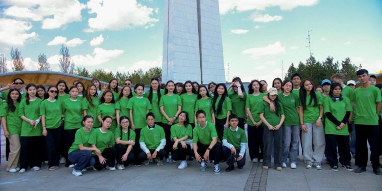 Астана жастары қаланың тазалығын және жаман әдеттерден бас тартуды қолдайды