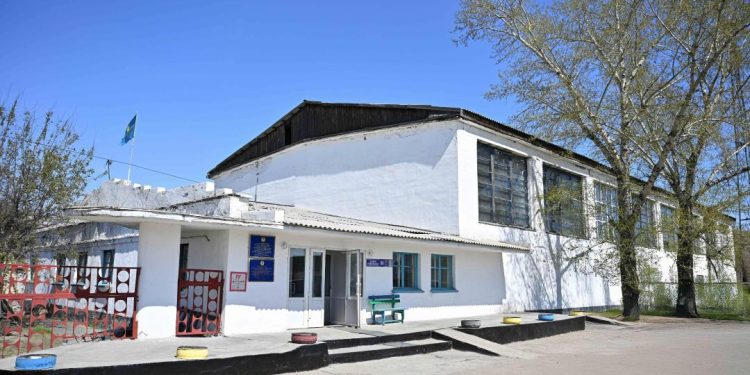 Спортшыларымыз заман талабына сай келмейтін залдарда жаттығып жүр