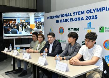 Оқушыларымыздың алғаш рет халықаралық финалға шыққанына мақтанамыз