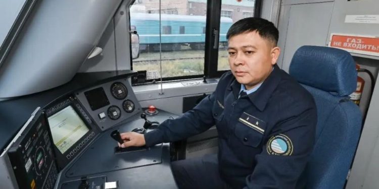 Кез келген саладағы жетістік оқып білім алу мен қатар қажырлы еңбек арқылы келеді