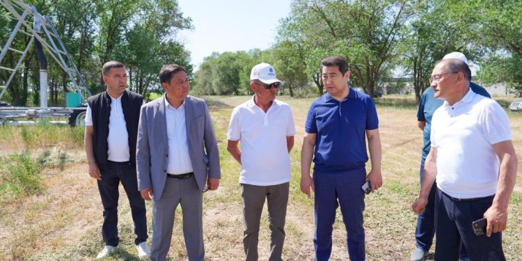 Айдарбек Сапаров көктемгі дала жұмыстарының барысымен танысты