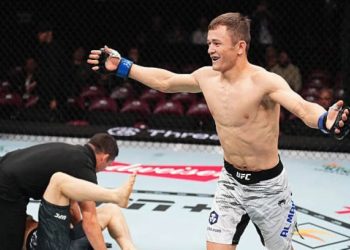 Бекзат Алмахан канадалық Брэд Катонаны нокаутқа түсіріп, жеңіске жетті