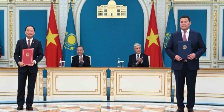 Меморандумда теңдік және өзара тиімділік негізінде сауданы ілгерілету, инвестиция тарту және бірлескен кәсіпорындар құру көрсетілген