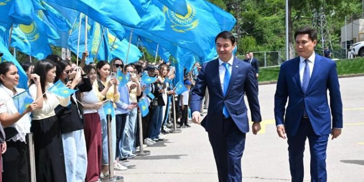 Алматыда мемлекеттік Туды көтеру рәсімі өтті