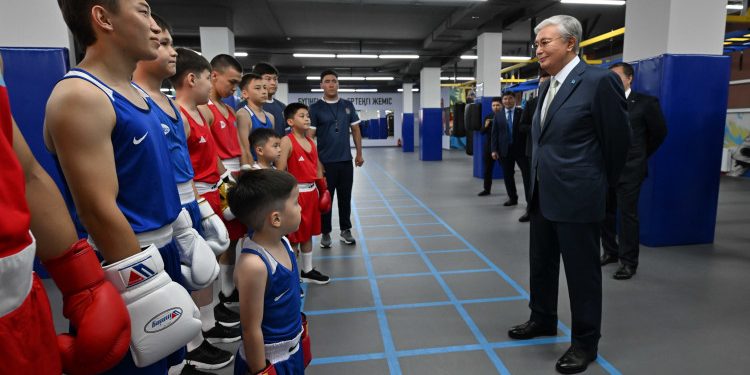 Мемлекет басшысы Бекзат Саттарханов атындағы спорт кешенін аралап көрді
