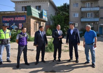 Біз қаладағы бұрын мүлде асфальт төселмеген көшелерге басымдық беріп отырмыз