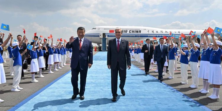 Президент Қытай Халық Республикасының Төрағасы Си Цзиньпинді Астана әуежайынан қарсы алды