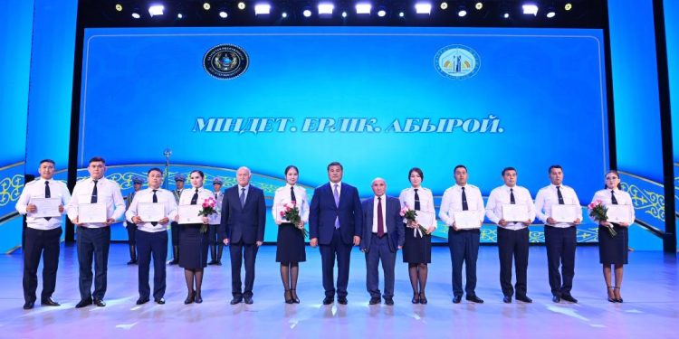 Әр тәртіп сақшысы заң мен әділдіктің айнасы