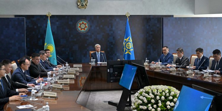 Президент Ұлттық қауіпсіздік комитетінің басшылық құрамымен жиын өткізді