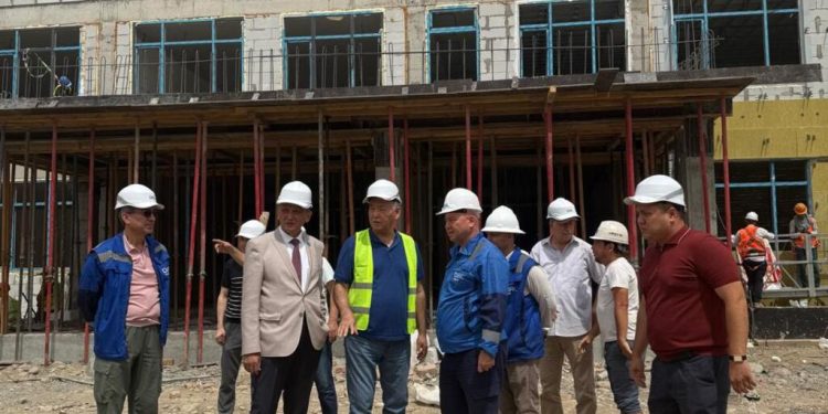 Депутаттардың айтуынша, ең бастысы – мектеп салу емес, болашаққа берік негіз қалау