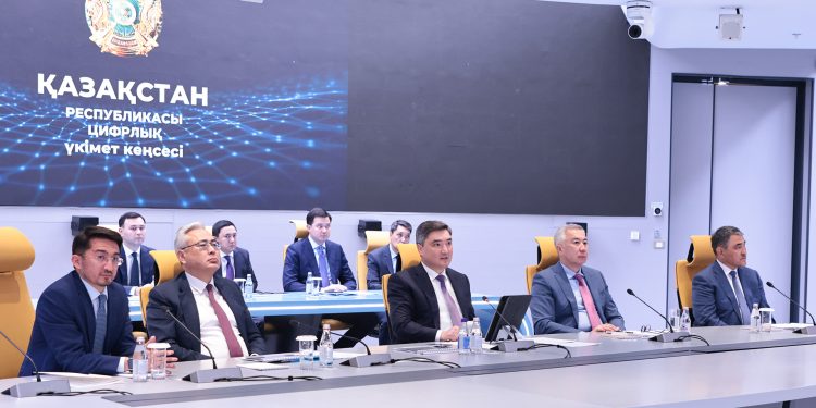 Олжас Бектенов Цифрландыру мәселелері жөніндегі комиссияның отырысын өткізді