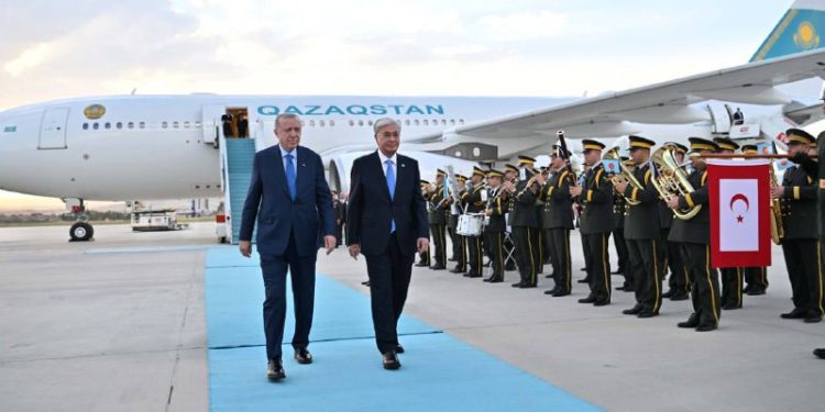 Қазақстан Президенті Түркияға ресми сапармен келді