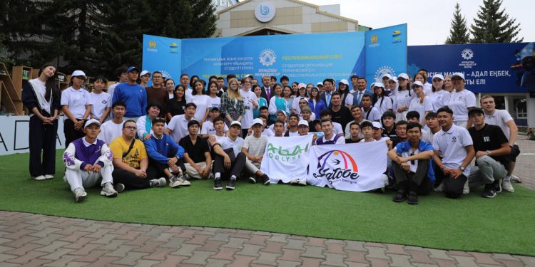 Год рабочих профессий: в Акмолинской области стартовал Республиканский слет молодежи