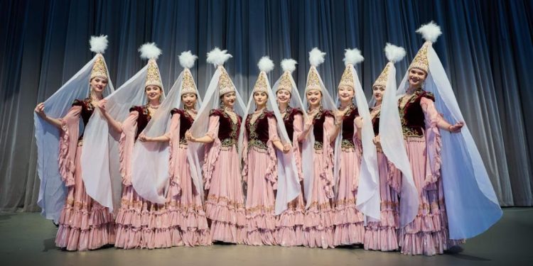 BIRLIK ансамблі Жапонияның Осака қаласындағы EXPO 2025 халықаралық көрмесінде өнер көрсетті