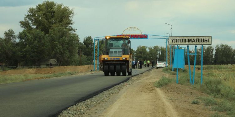 Көкпекті ауданында жол жөнделіп жатыр