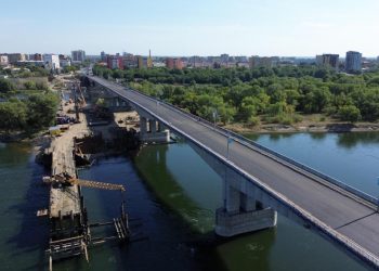 Семей қаласындағы ескі көпірдің асфальты толық жаңартылды