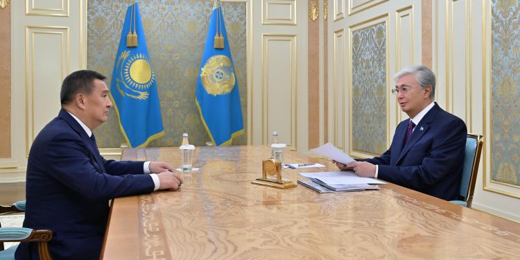 Мемлекет басшысы Ақмола облысының әкімі Марат Ахметжановты қабылдады