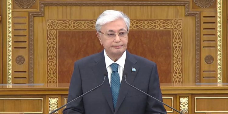 Қазақстан үш жылдың ішінде жаппай цифрлық ел болуы керек