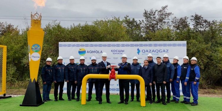 Глава государства в режиме телемоста принял участие в церемонии запуска подачи природного газа в город Косшы