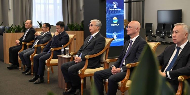 Мемлекет басшысы телекөпір арқылы Қосшы қаласын табиғи газға қосу рәсіміне қатысты