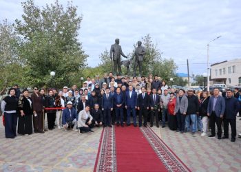 Бұл ескерткіш – ұлт зиялысына құрмет пен сүйіспеншіліктің белгісі