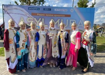 Кербез әжелер ұлттық нақыштағы киім үлгілерін дәріптеп жүр