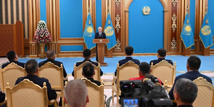 Президент құтқарушыларды кәсіби мерекесімен құттықтады