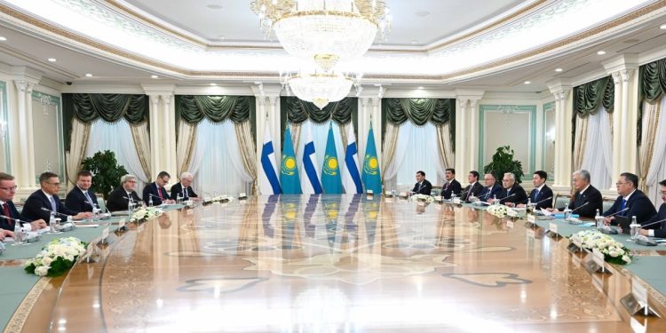 Қазақстан мен Финляндия президенттерінің келіссөзі екі ел делегацияларының қатысуымен одан әрі жалғасты